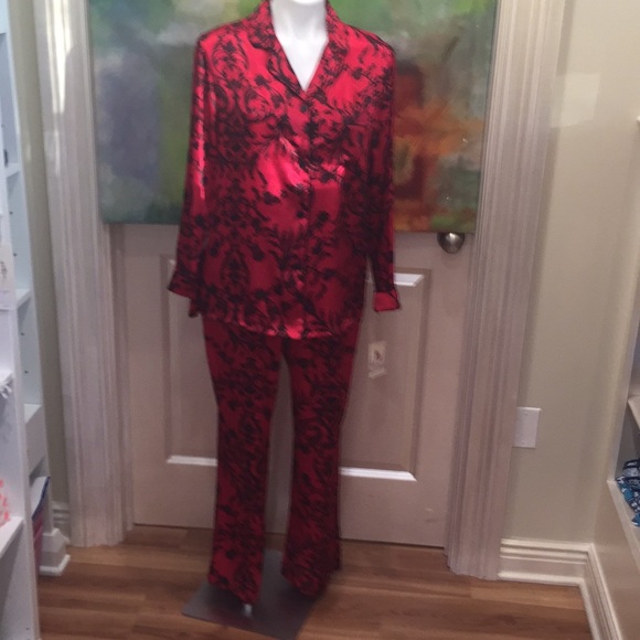 In Bloom Pajamas Set - Picture 4 of 12